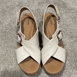 Clarks Women's White and Tan Sandals